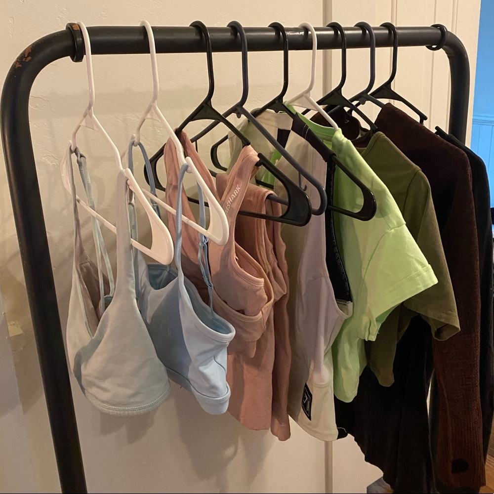 Lot of Lululemon, Gymshark, & Ryderwear workout tops. Size small & medium